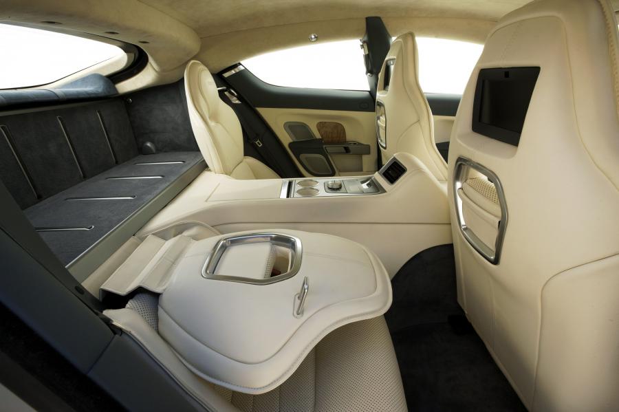 Интерьер Aston Martin Rapide 2010 года  (фото 10 из 190)
